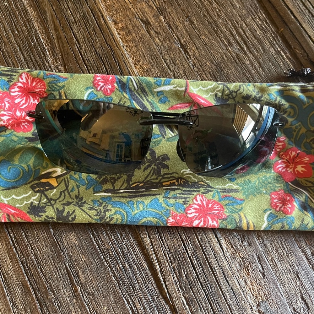 Maui Jim Black Wraparound Sunglasses